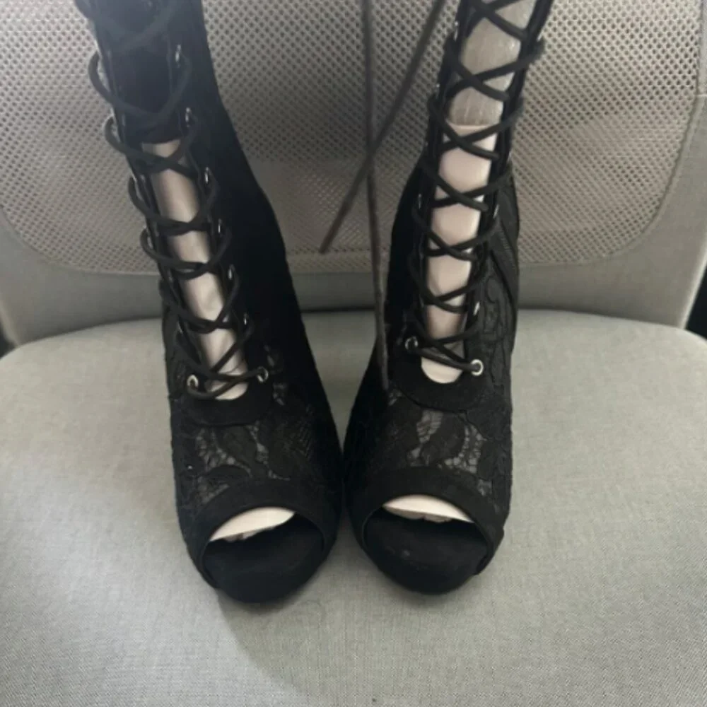 NWT Torrid black all over lace, lace-up over-knee boots - Picture 3 of 5
